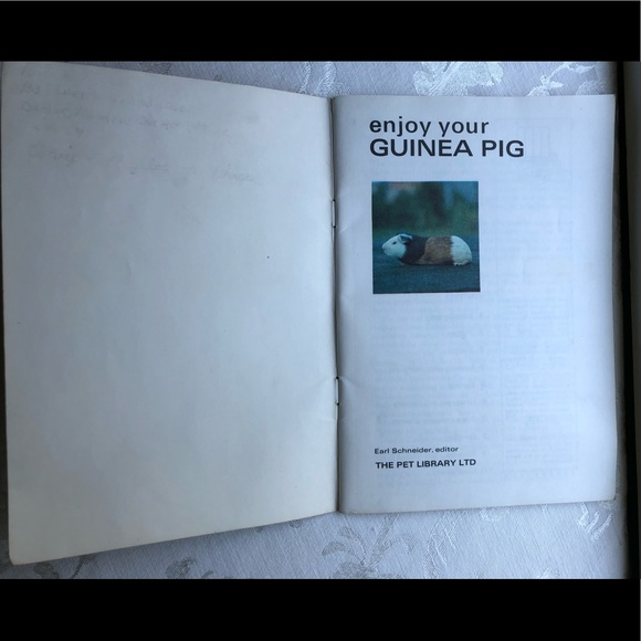 Vintage 1975 Enjoy Your Guinea Pig Book - Picture 2 of 6